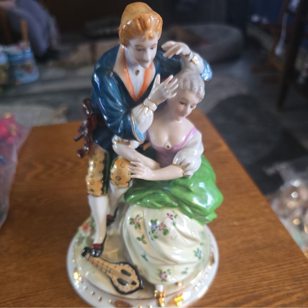 European 18th Century‎ Courting Couple Figurine Porcelain   Hand Painted Japan